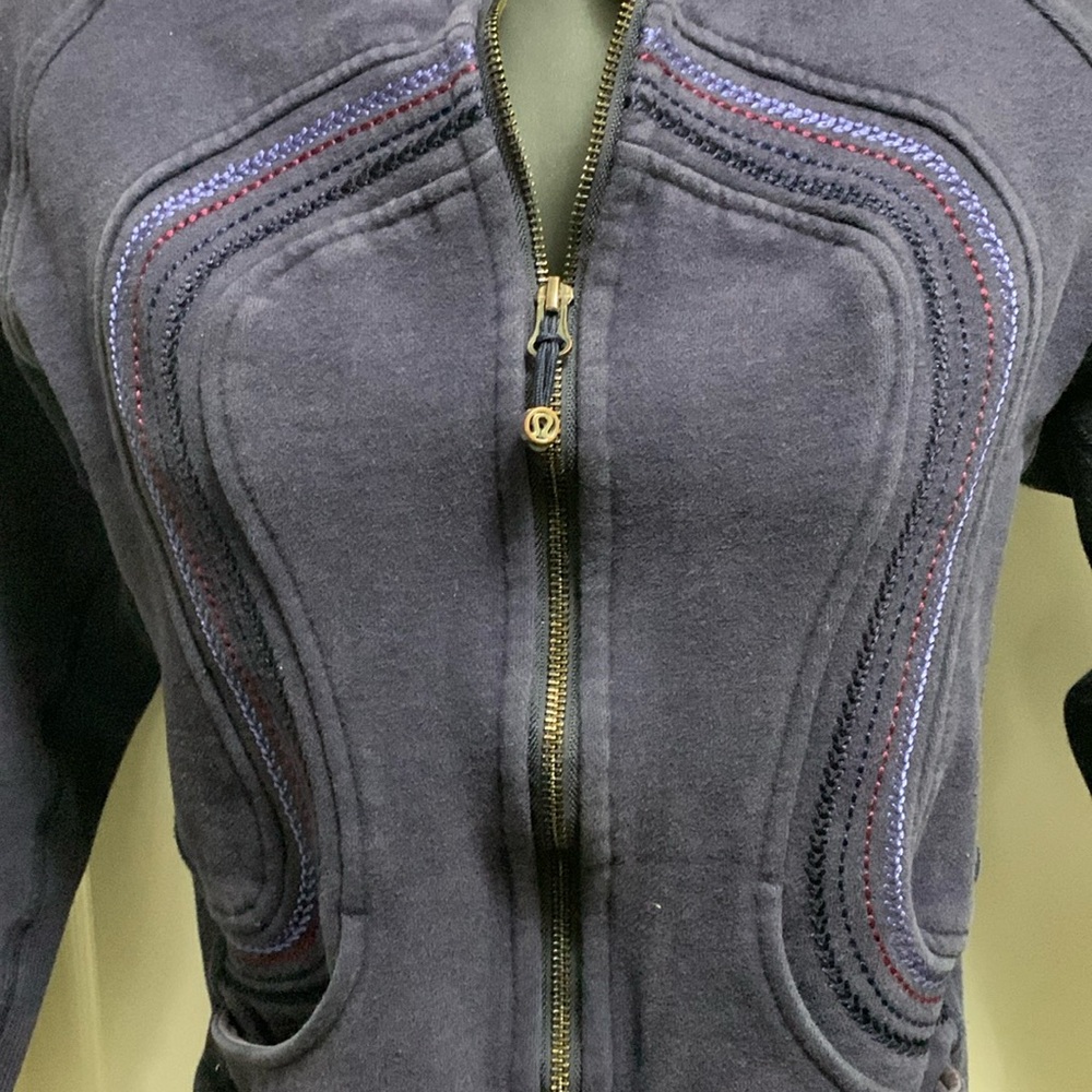 Lululemon 2011 Cuddle-Up Scuba Embroidered Cotton Fleece Zip Front Thumb Holes